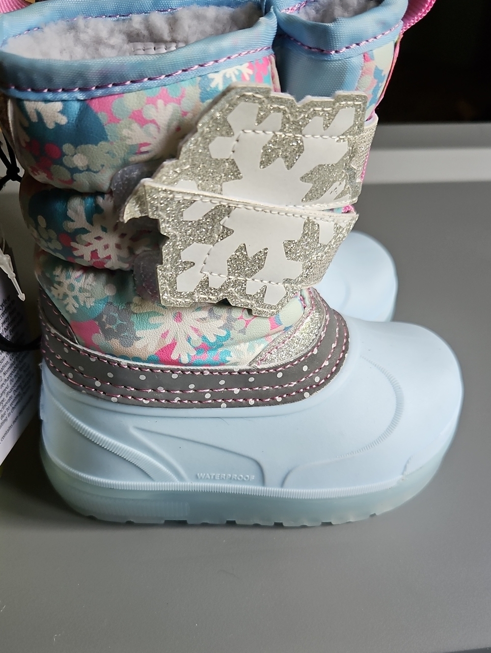 WESTERN CHIEF SNOWFLAKE TODDLER BOOTS: BLUE: NEW/DEFECT: SIZE 6